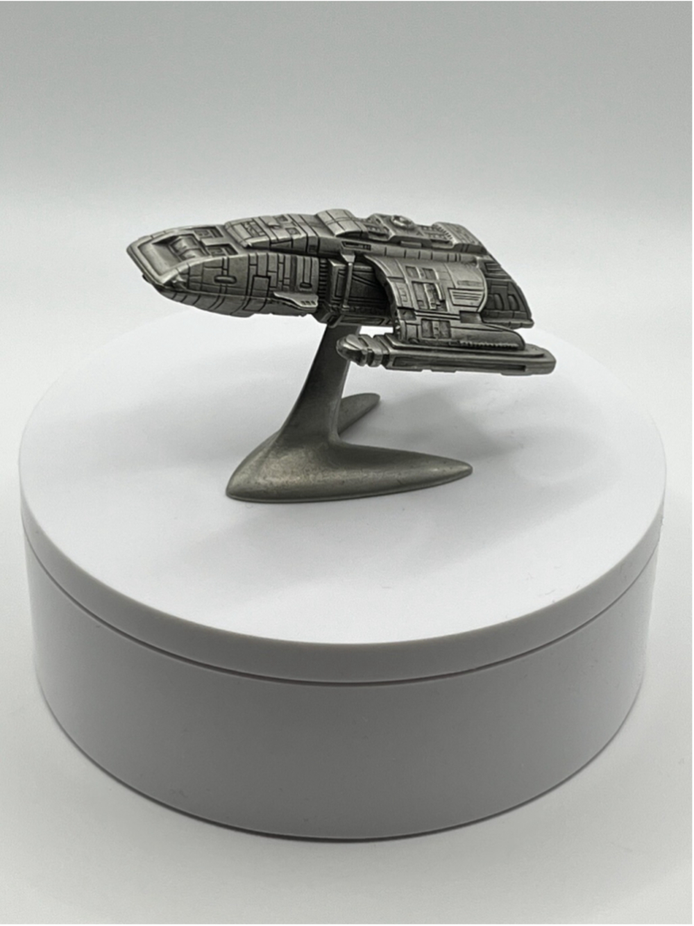 Rawcliffe Star Trek RF1779 Deep Space Nine Runabout Shuttlecraft Pewter Figure